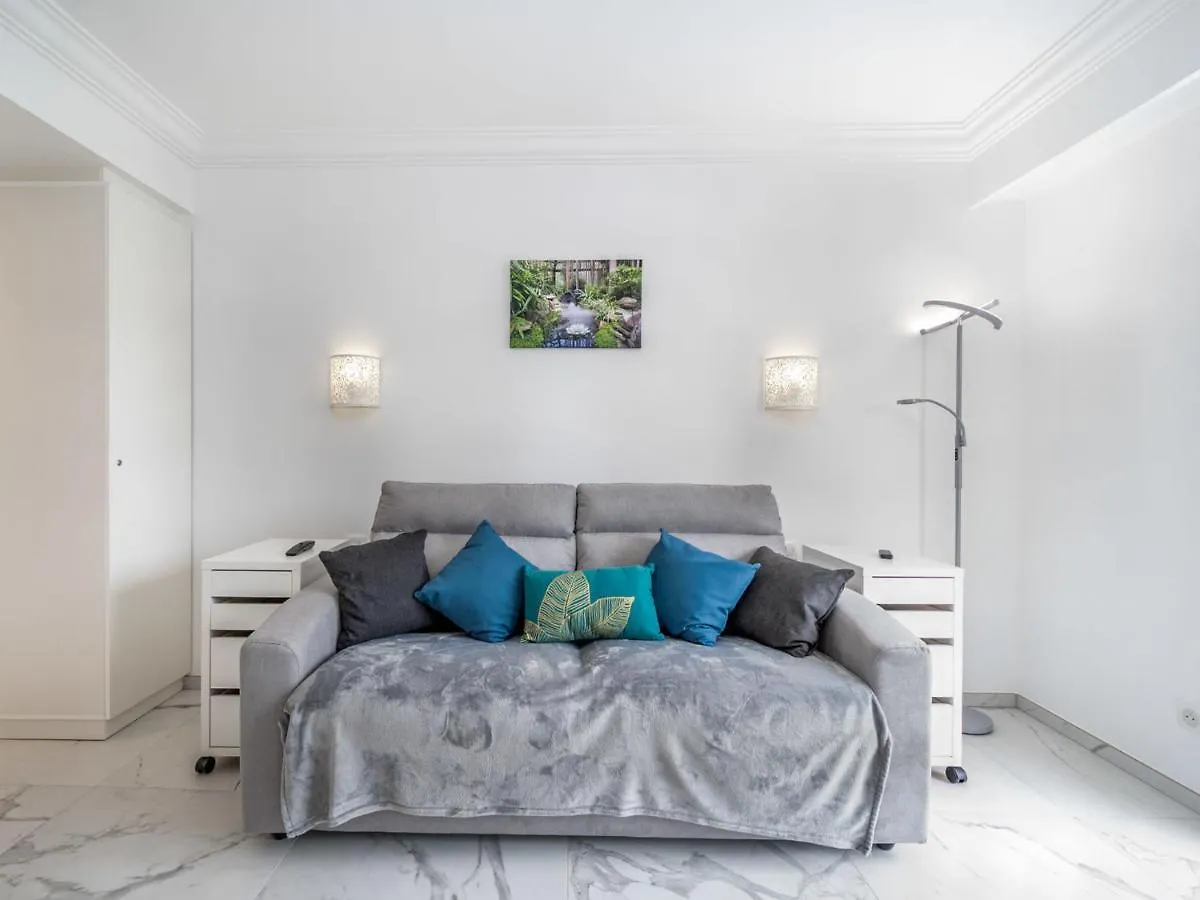 Apartment Le Clos Des Caleches By Interhome Cannes