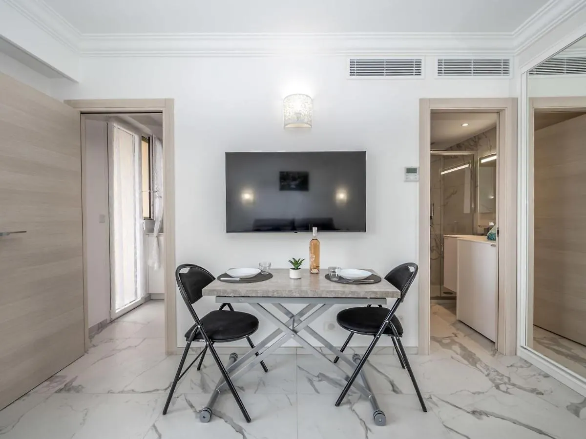 Apartment Le Clos Des Caleches By Interhome Cannes
